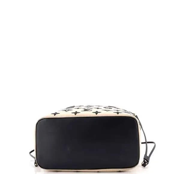 Louis Vuitton Neverfull Nm Tote By The #242205L23B - Picture 5 of 9